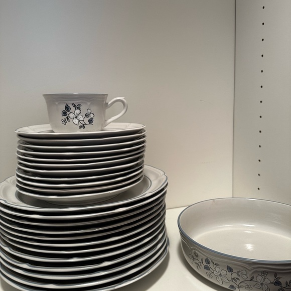 Avondale stone ware - Picture 3 of 6